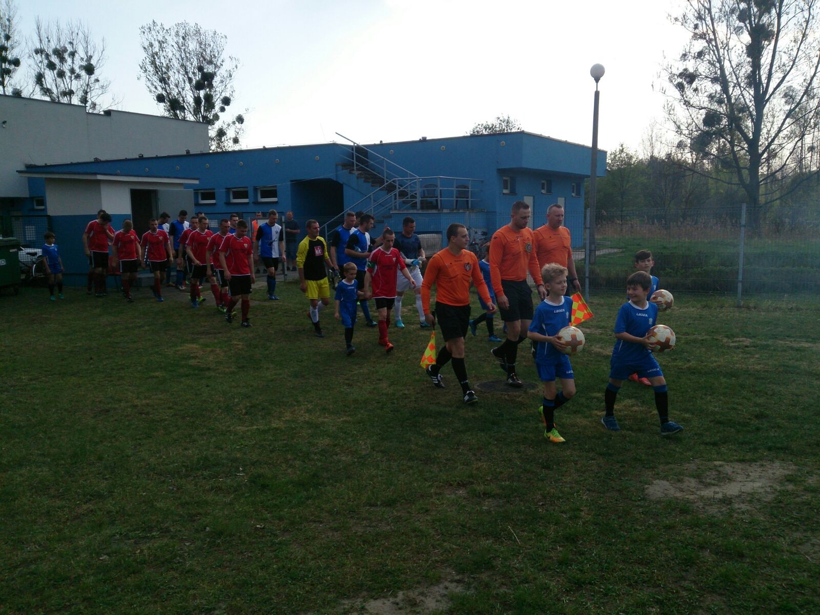 SENIORZY ZWYCIĘŻAJĄ...PODWÓJNIE 